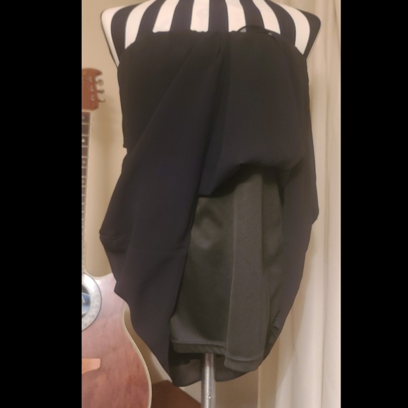 Flowy, Strapless Top - Picture 3 of 8